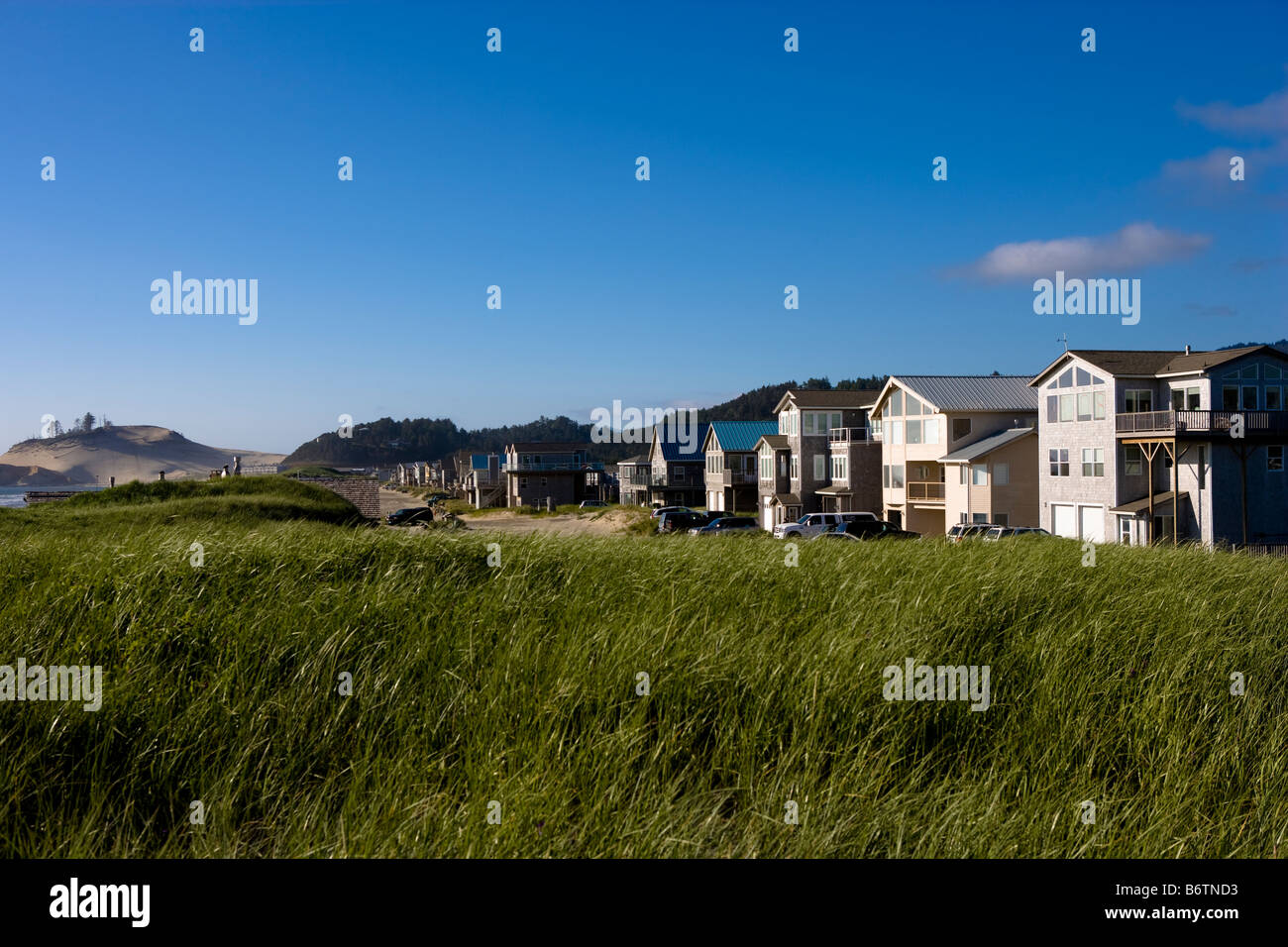 Houses on the sand dunes at Cape Kiwanda, Pacific City, Oregon USA Stock Photo Alamy