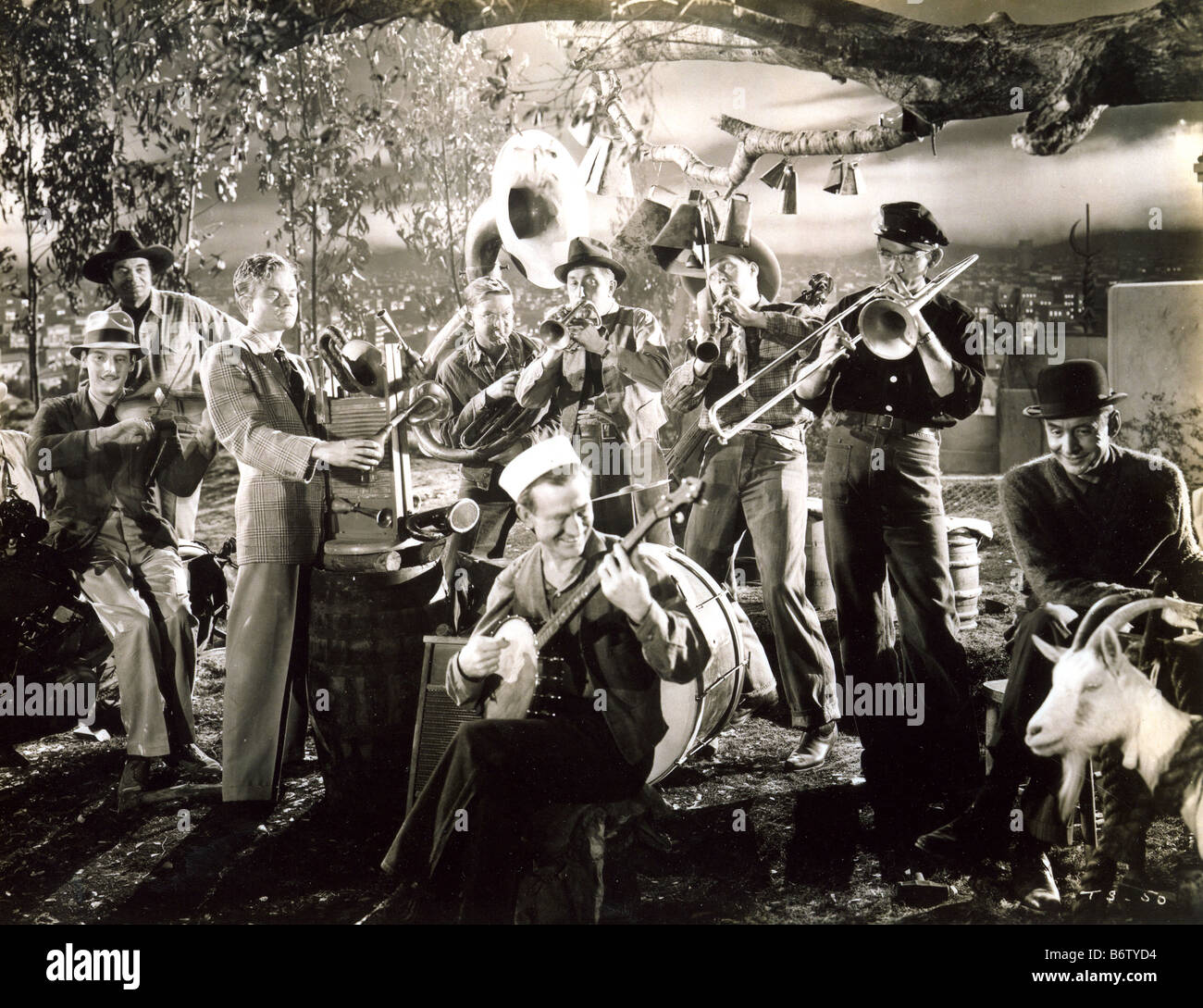 THANK YOUR LUCKY STARS 1943 Warner film with Spike Jones and His City Slickers Stock Photo