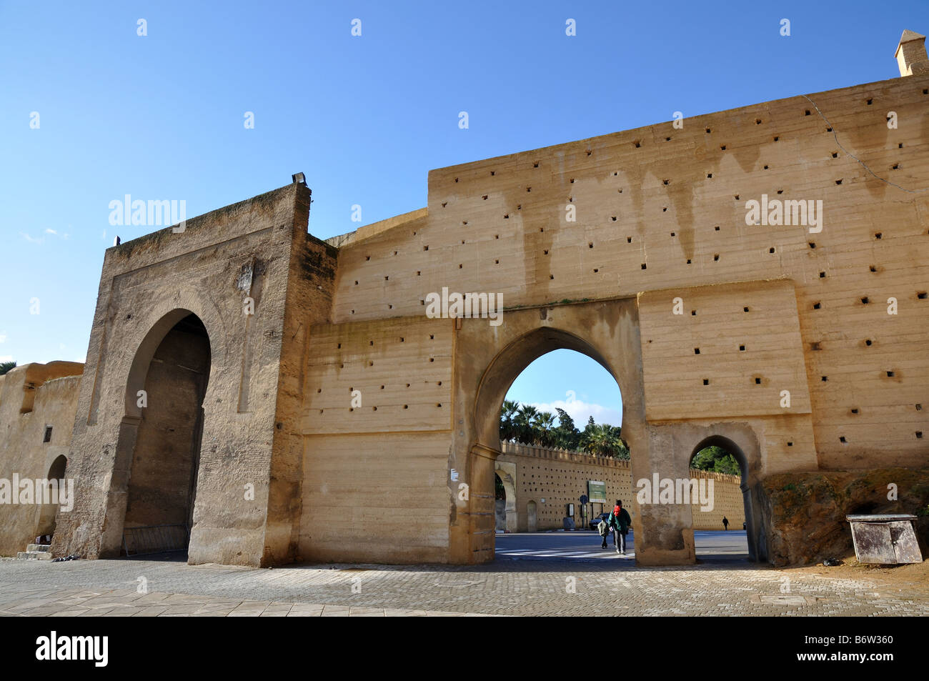Medieval city gate Bab el Mahrouk in Fes, Morocco Stock Photo Alamy