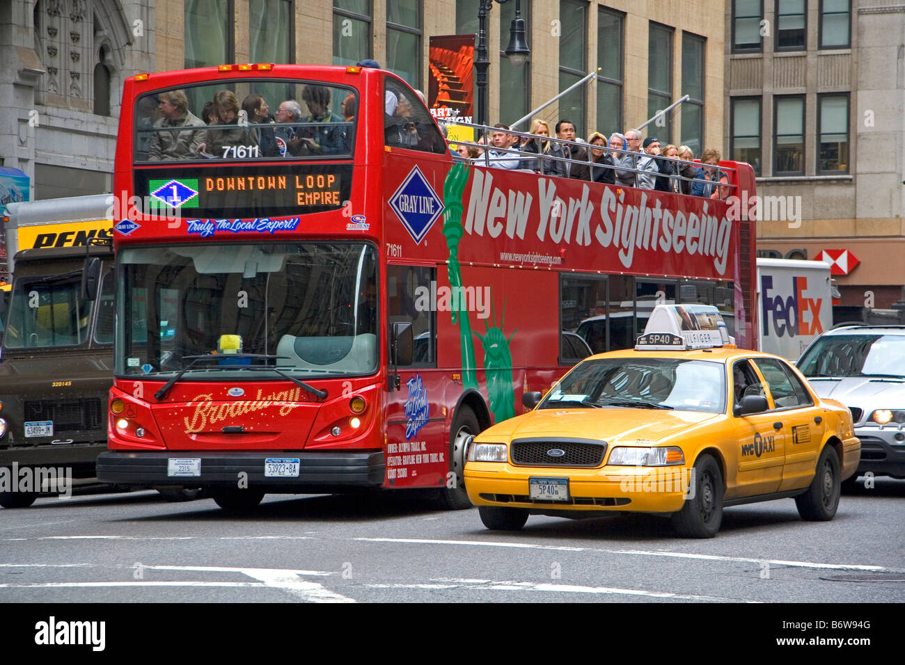 New york double decker bus hi-res stock photography and