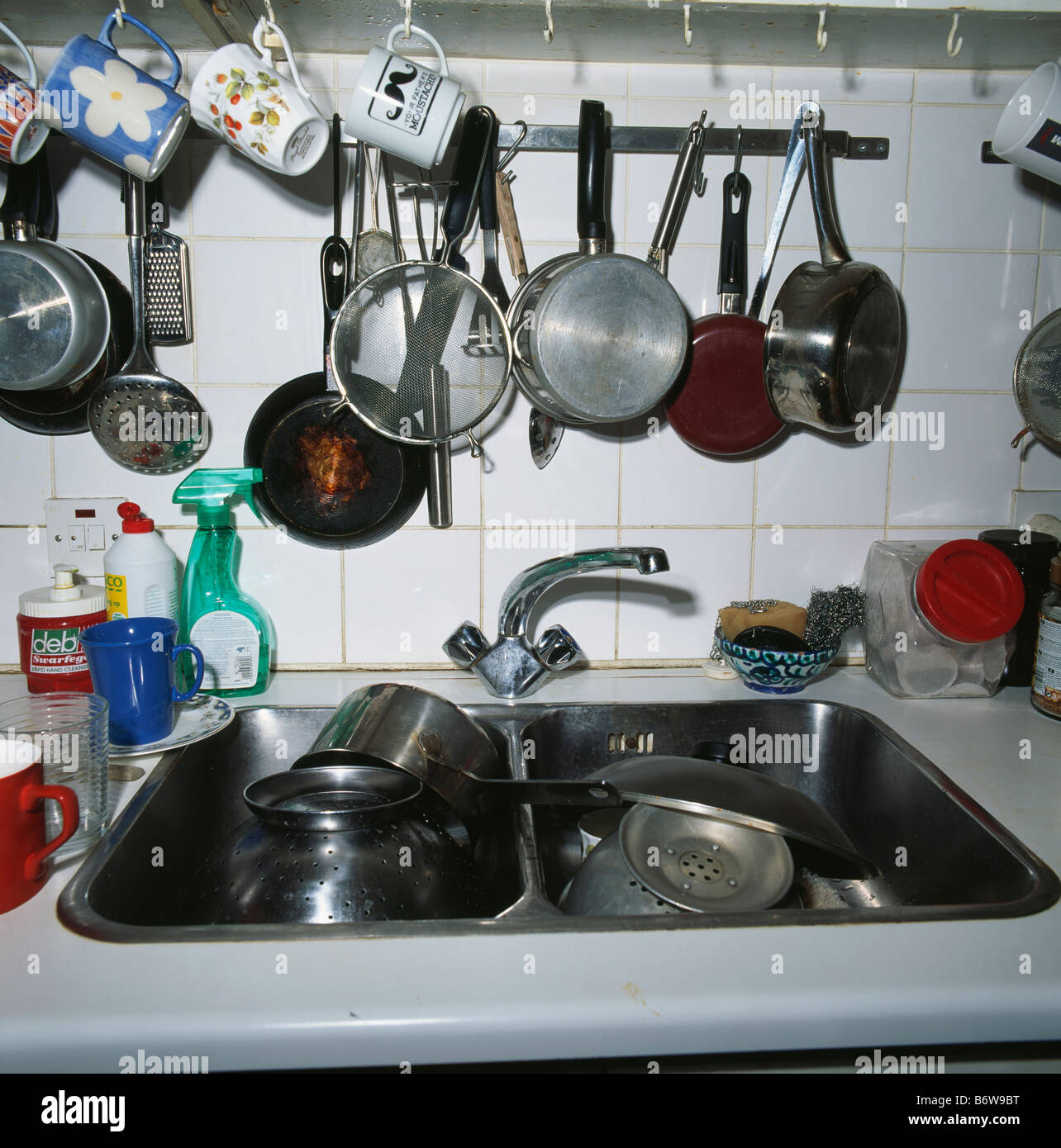 Cluttered kitchen pots pans hi-res stock photography and images - Alamy