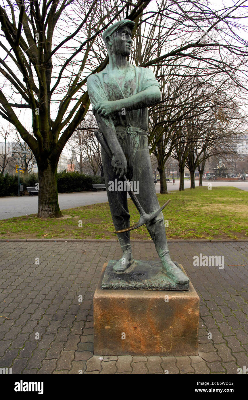 statue worker Berlin Deutschland Germany East German Alexanderplatz ...