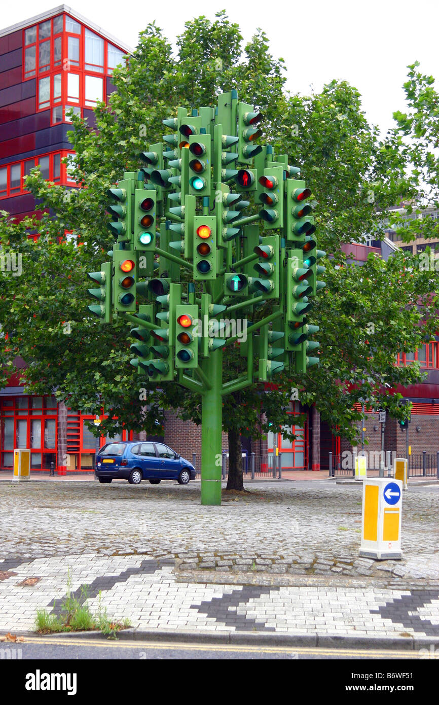 Pierre Vivant, Traffic Light tree Sculpture 199598, situated on Herons