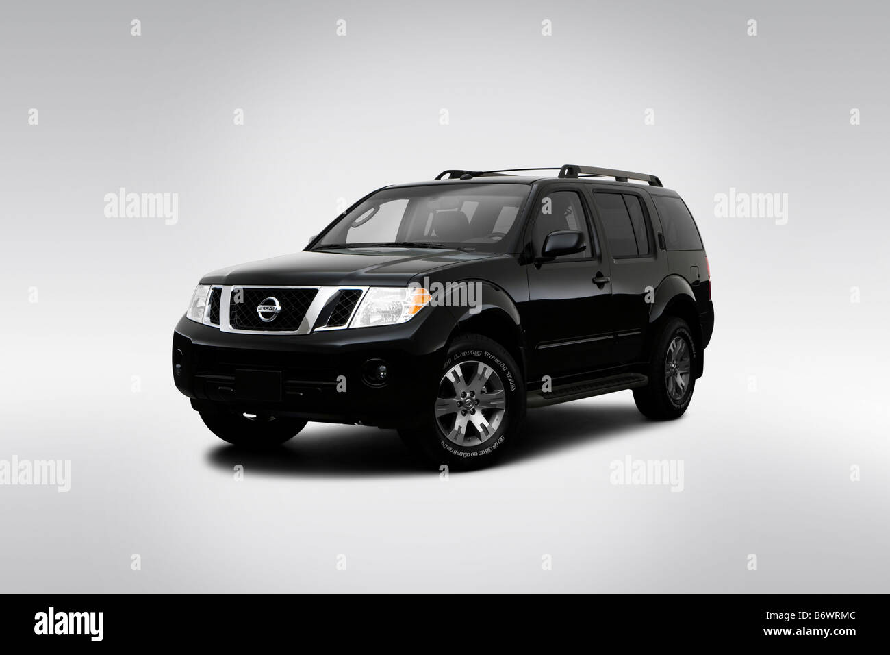 2009 Nissan Pathfinder SE in Black - Front angle view Stock