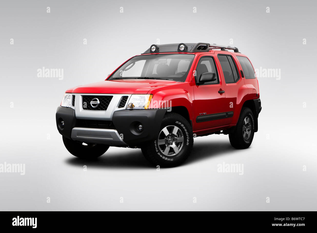 2009 Nissan Xterra in Red Front angle view Stock - Alamy