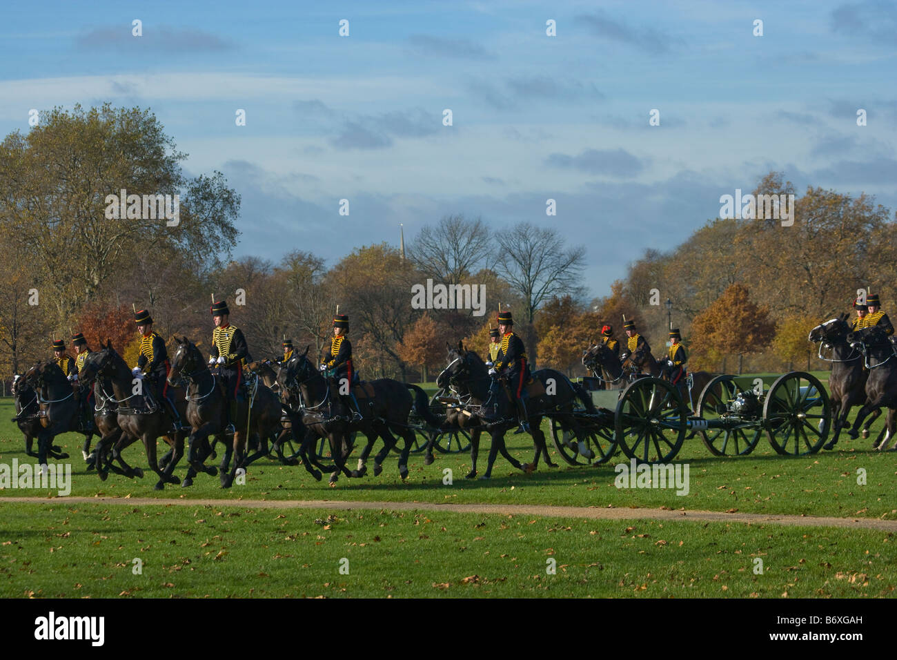 Hyde park London King's Troops gun salute cannon Stock Photo Alamy