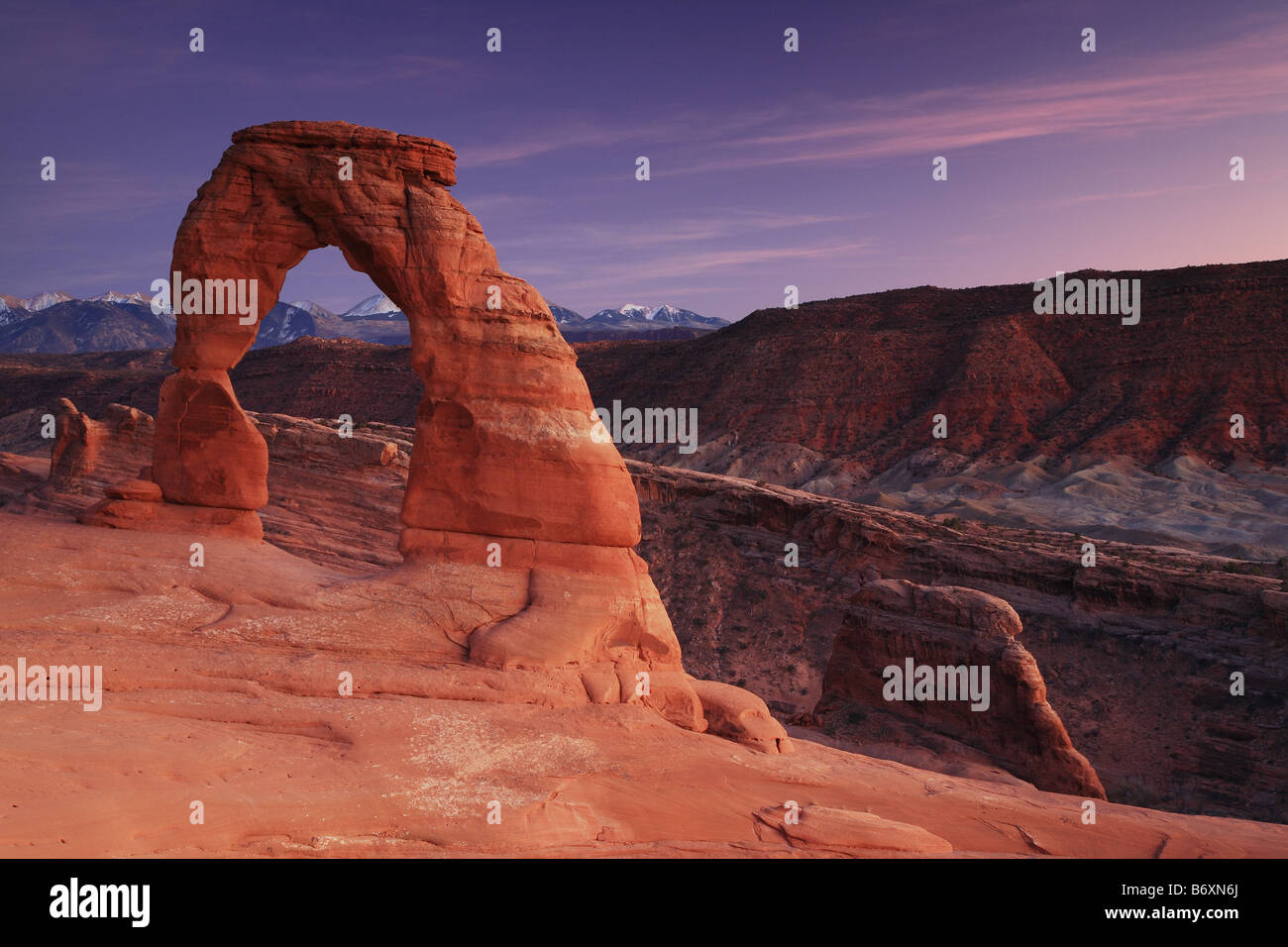 Dusk at Delicate Arch, Arches National Park, Utah, USA Stock Photo