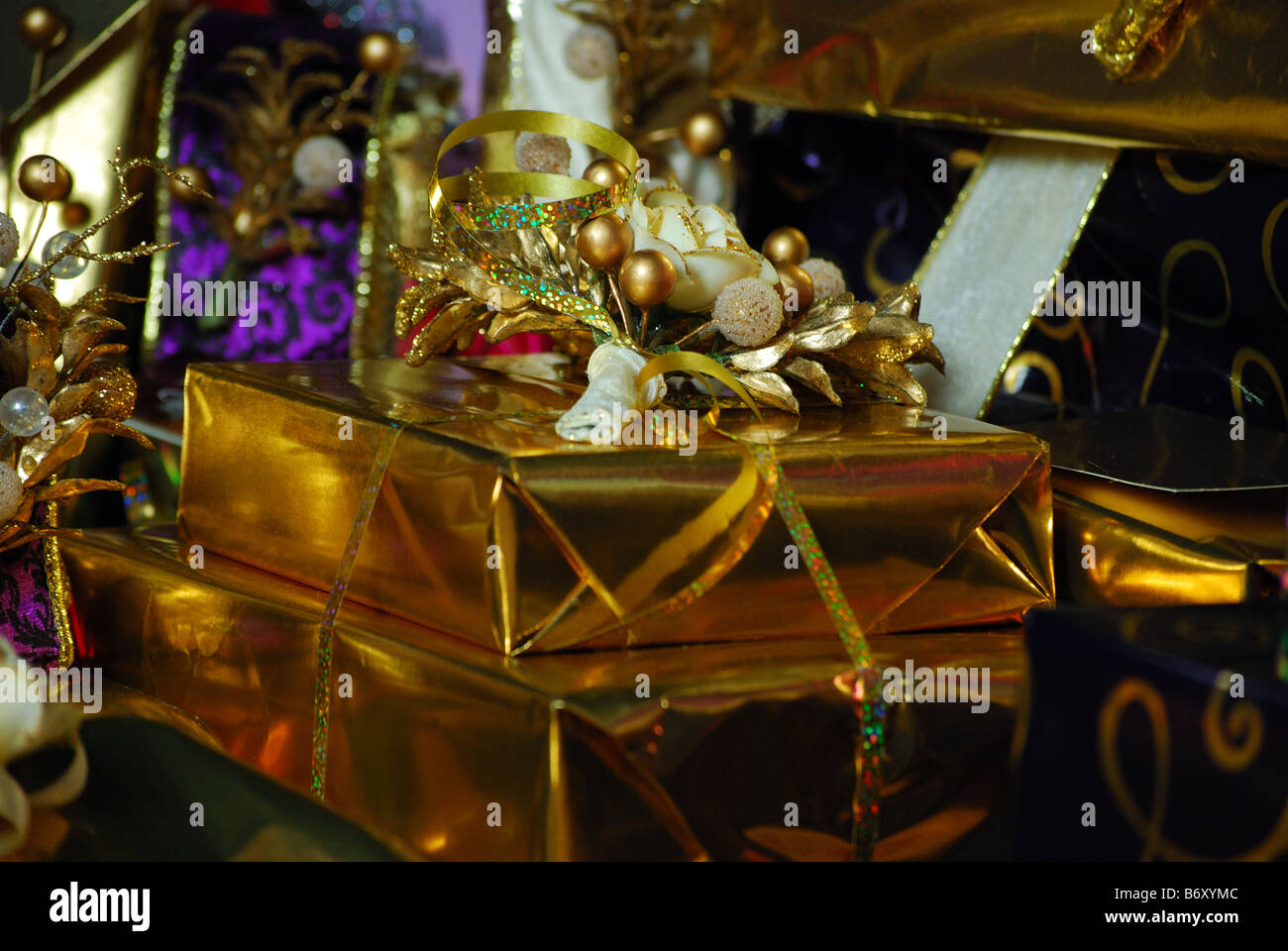 Nicely wrapped christmas gifts hi-res stock photography and images - Alamy