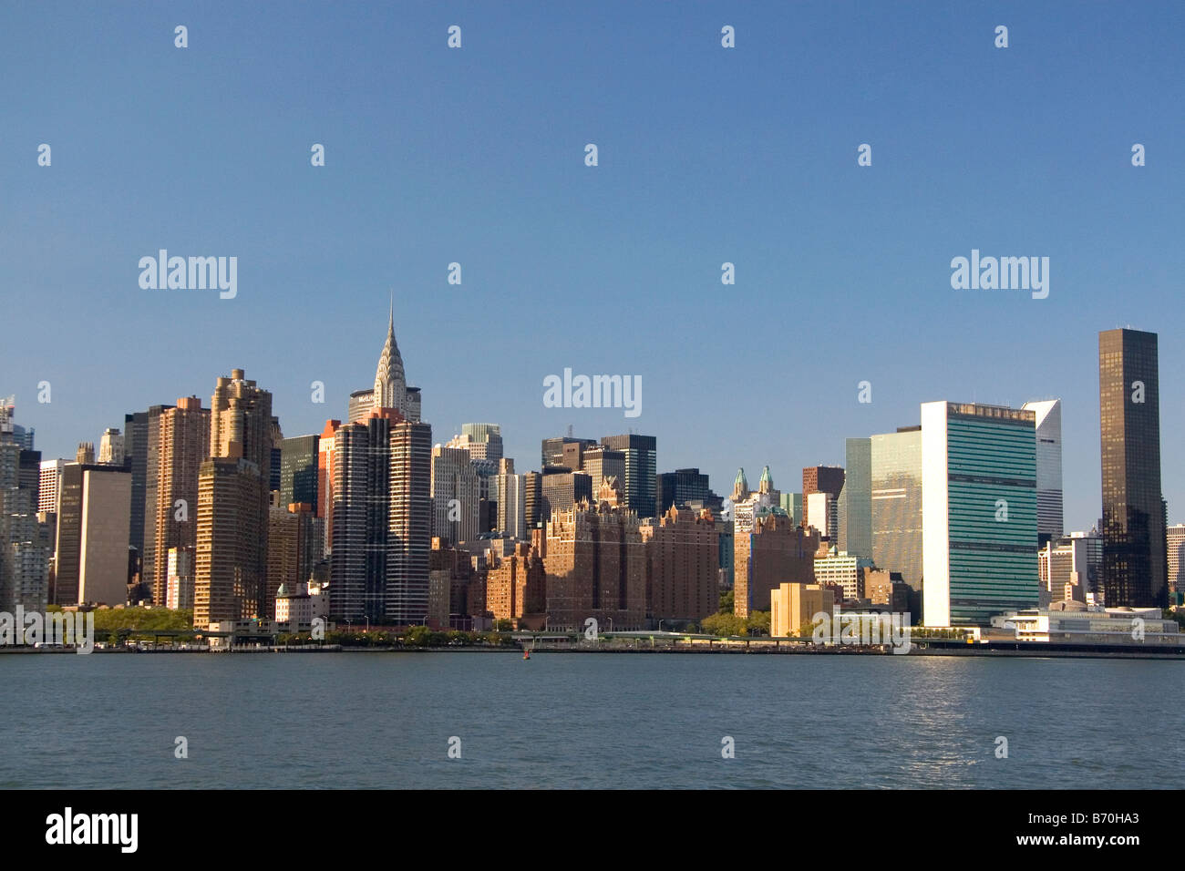 New york city skyline hi-res stock photography and images - Alamy