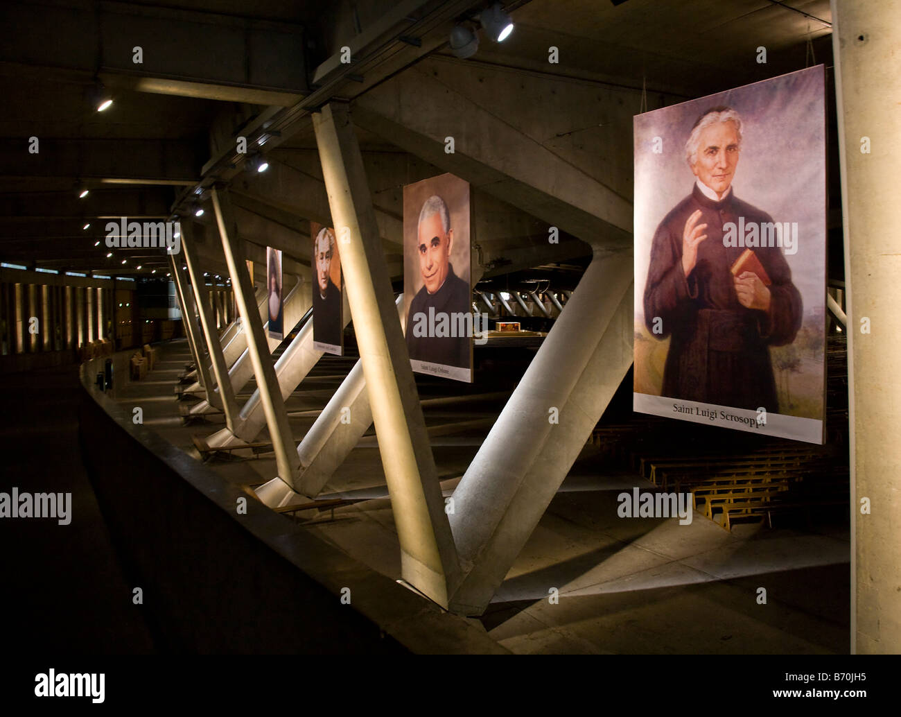 Inside the underground Basilica of St Pius X, Lourdes, France Stock Photo Alamy