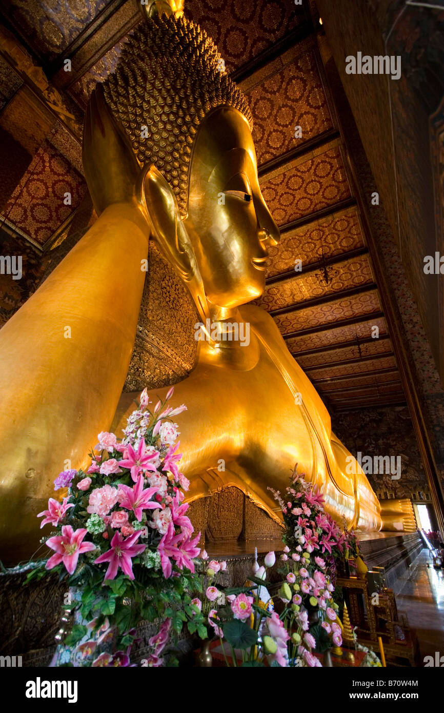 Giant Reclining Buddha, Wat Po, Bangkok, Thailand Stock Photo