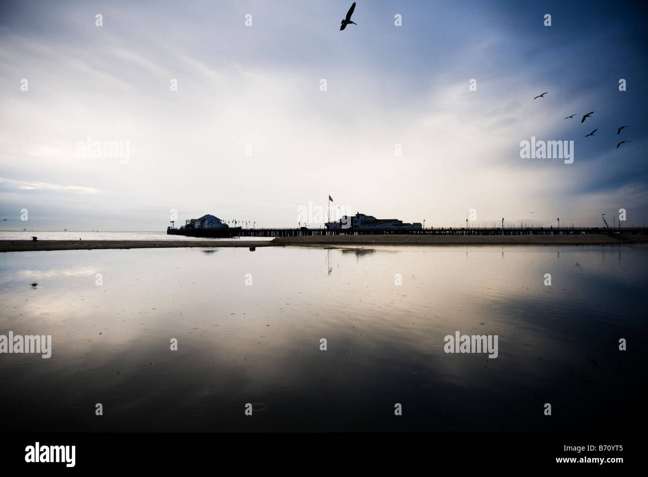 Stearns wharf at sunrise hi-res stock photography and images - Alamy