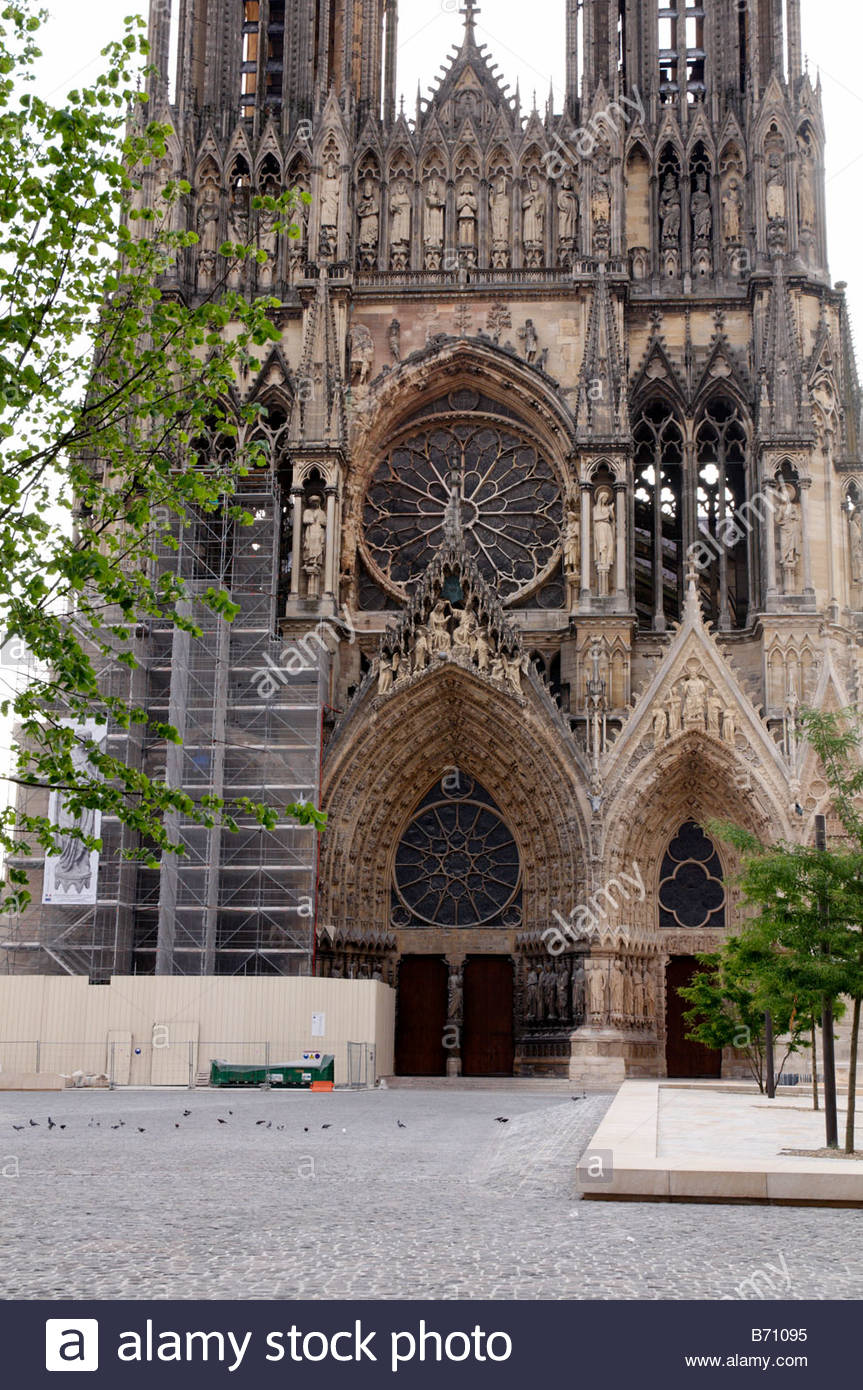 Reims Cathedral Facade Stock Photos & Reims Cathedral Facade Stock ...