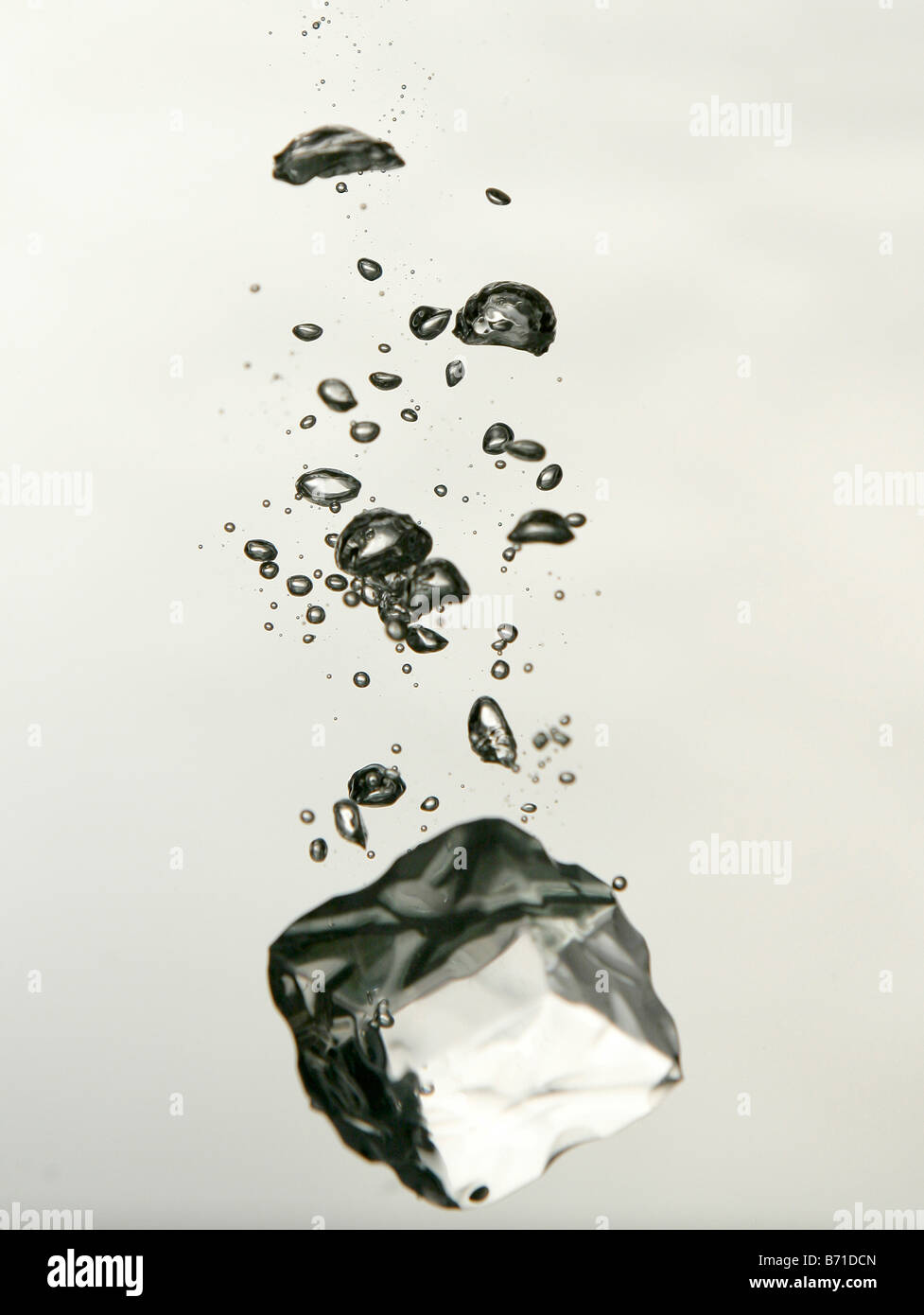 Water Ice cube Sinking Bubble Stock Photo Alamy