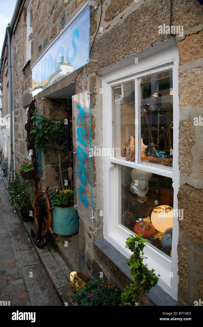 Shopping st ives hi-res stock photography and images