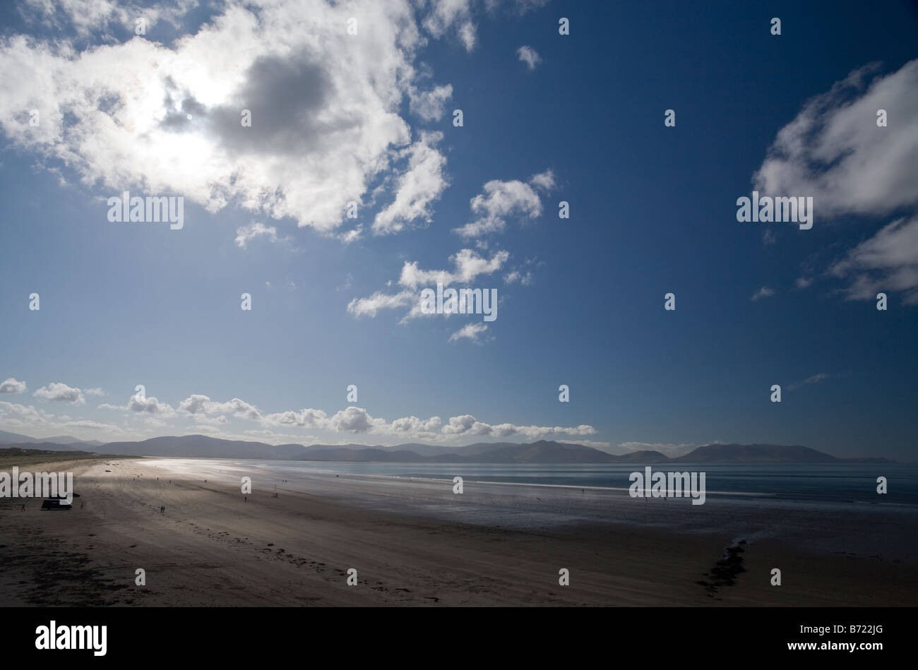 Inch Strand. A view of the wide sandy beach at Inch looking toward the famous Ring of Kerry Stock Photo