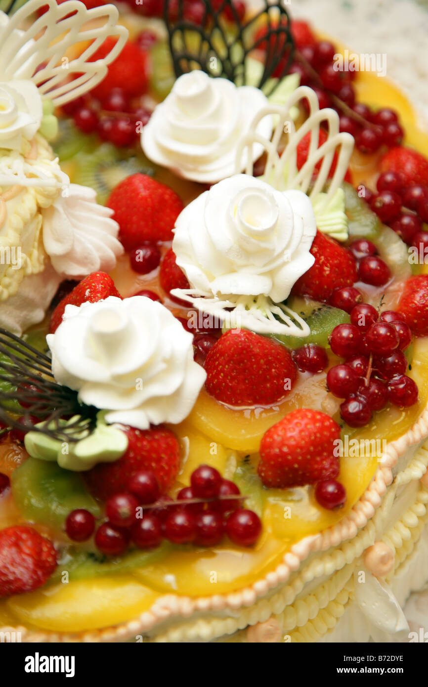 Celebratory strawberry cake hi-res stock photography and images - Alamy