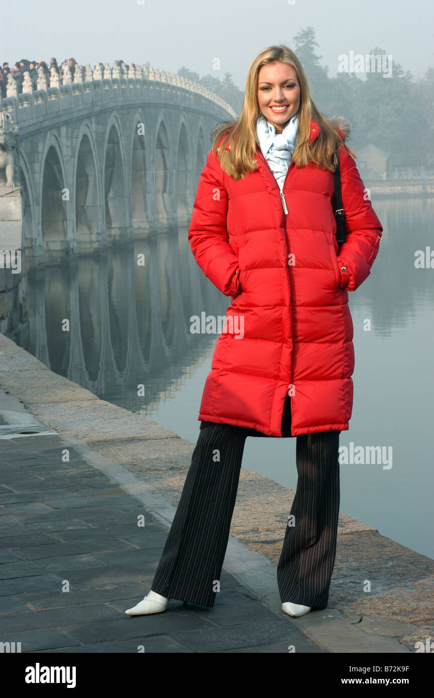 Miss Ireland, Rosanna Davison visits the Summer Palace in Beijing, China. 20-Nov-2003 Stock Photo