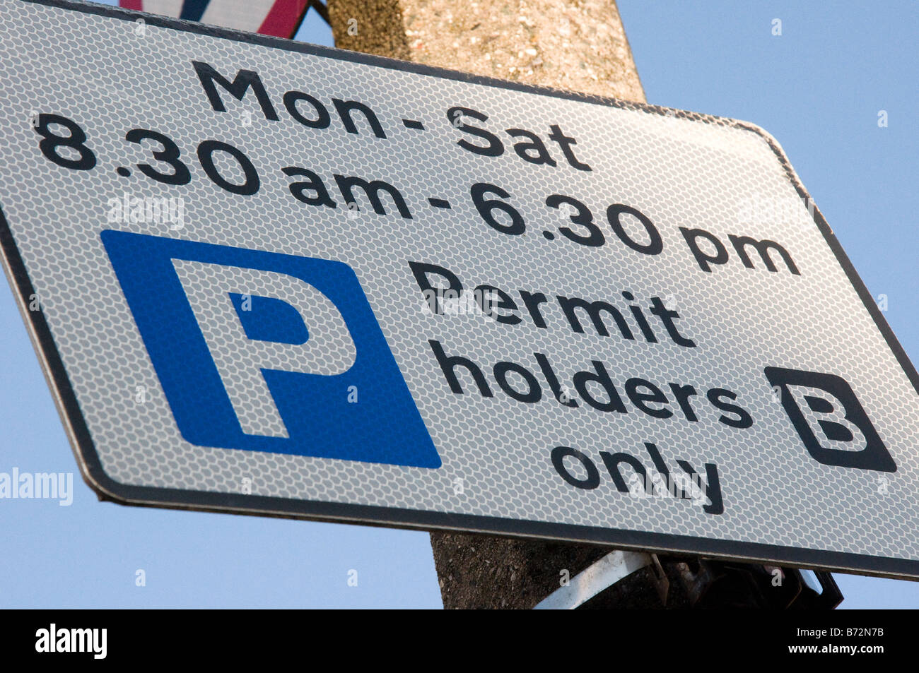 Parking restriction sign uk street hires stock photography and images