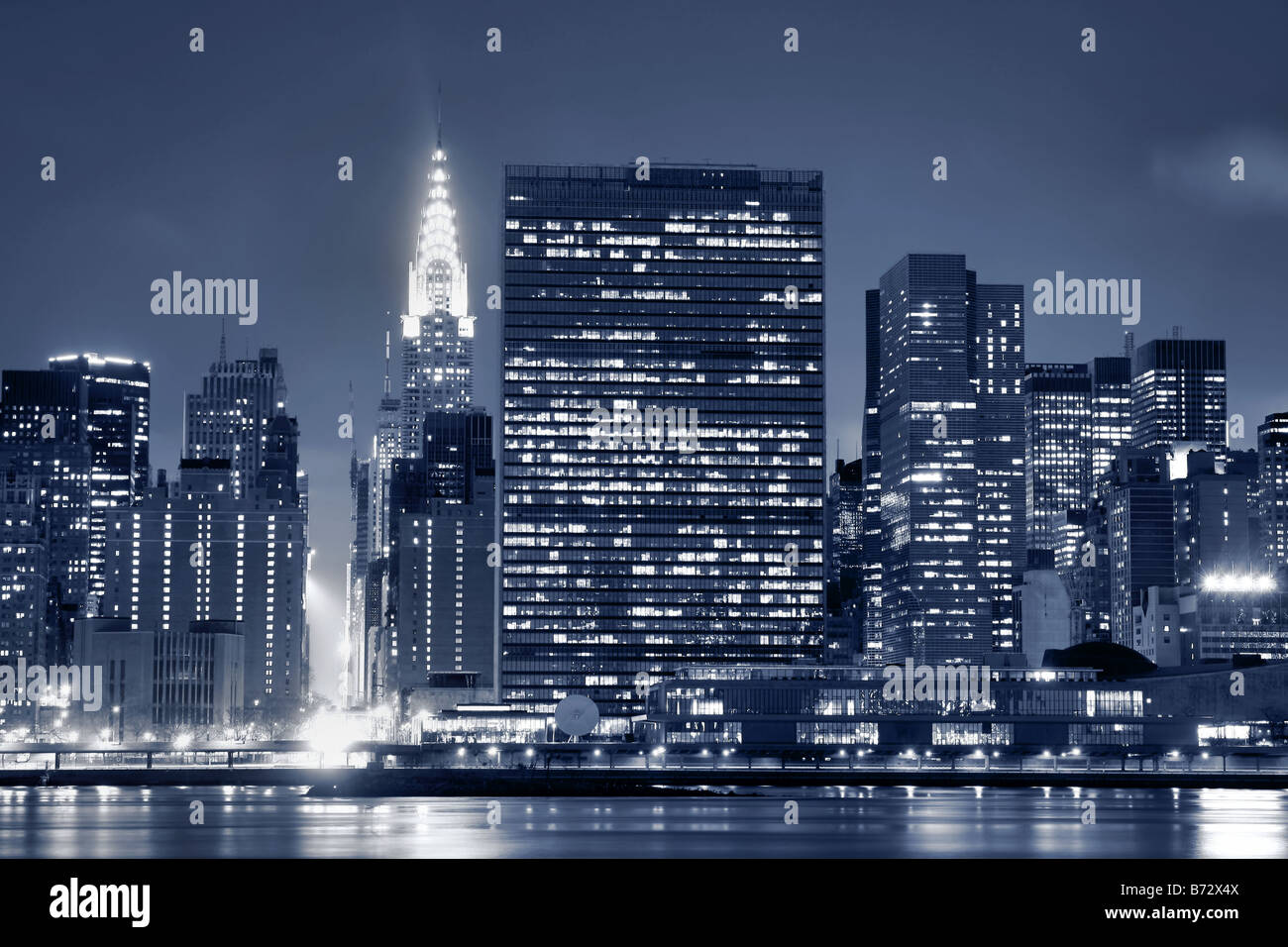 Midtown Manhattan skyline At Night, NYC Stock Photo - Alamy