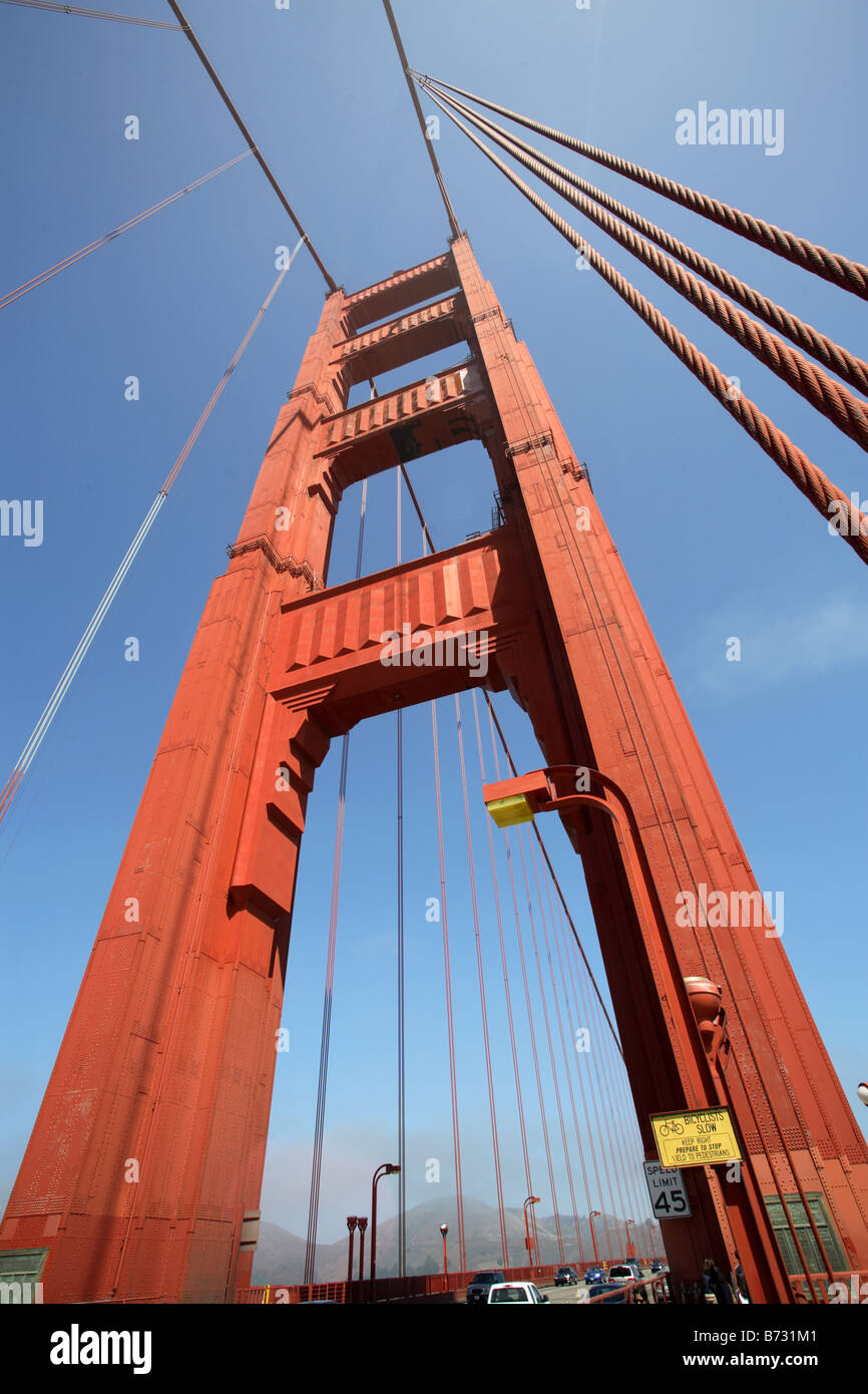 picture Golden Gate Bridge Art Deco https www alamy com stock photo single art deco span of golden gate bridge with suspension cables 21580161 html
