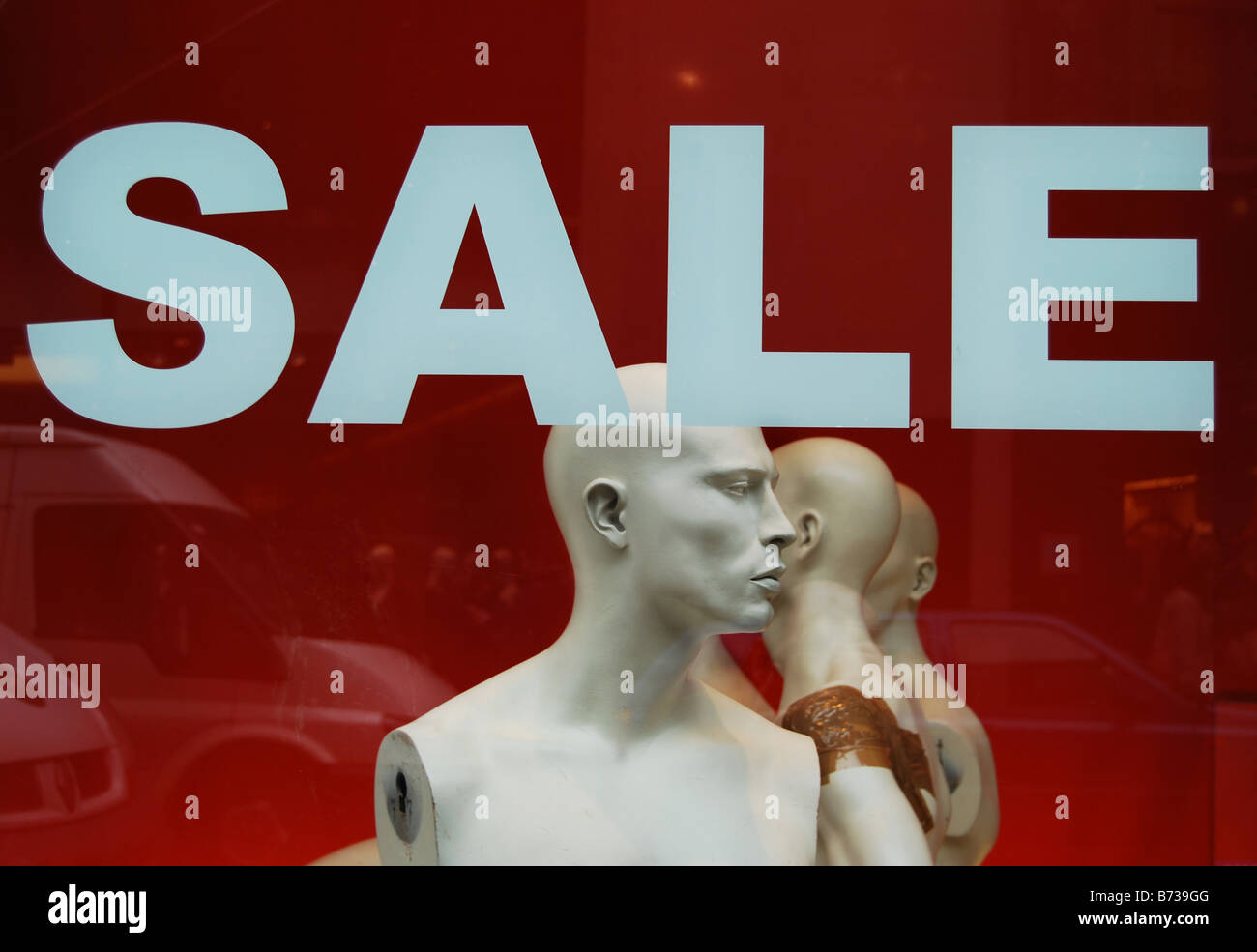 Closing down sale clothes shop hires stock photography and images Alamy