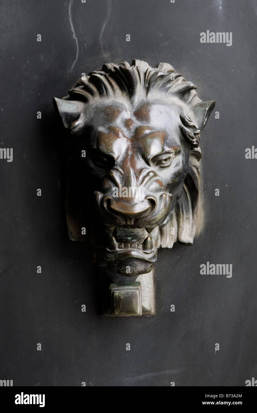 Detail of bronze door hi-res stock photography and images - Alamy
