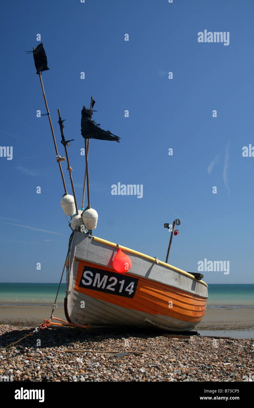 FISHING BOAT ON WORTHING BEACH Stock Photo - Alamy