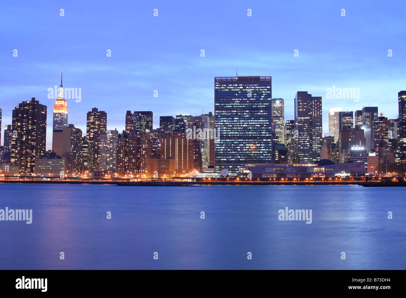 Midtown nyc skyline hi-res stock photography and images - Alamy