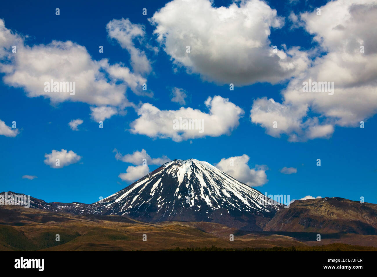 Mount Ngauruhoe. New Zealand, North Island, Tongariro National Park ...