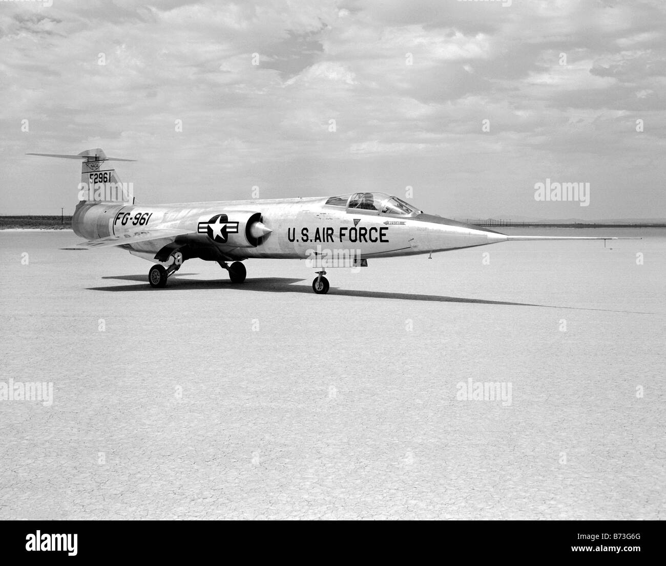 F 104 Black and White Stock Photos & Images - Alamy