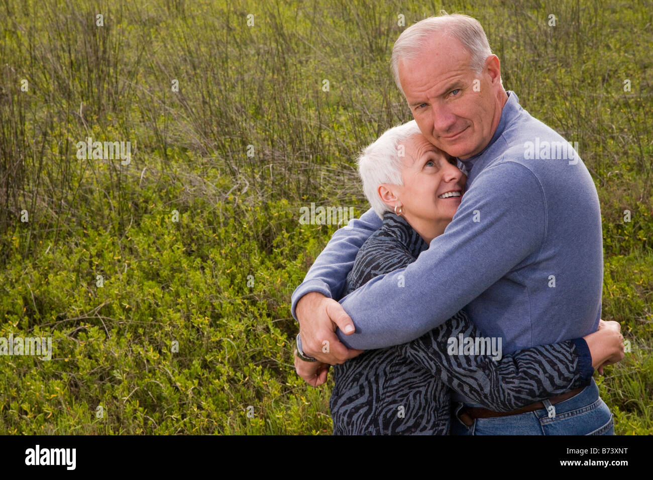 Love couple in nature hi-res stock photography and images - Alamy