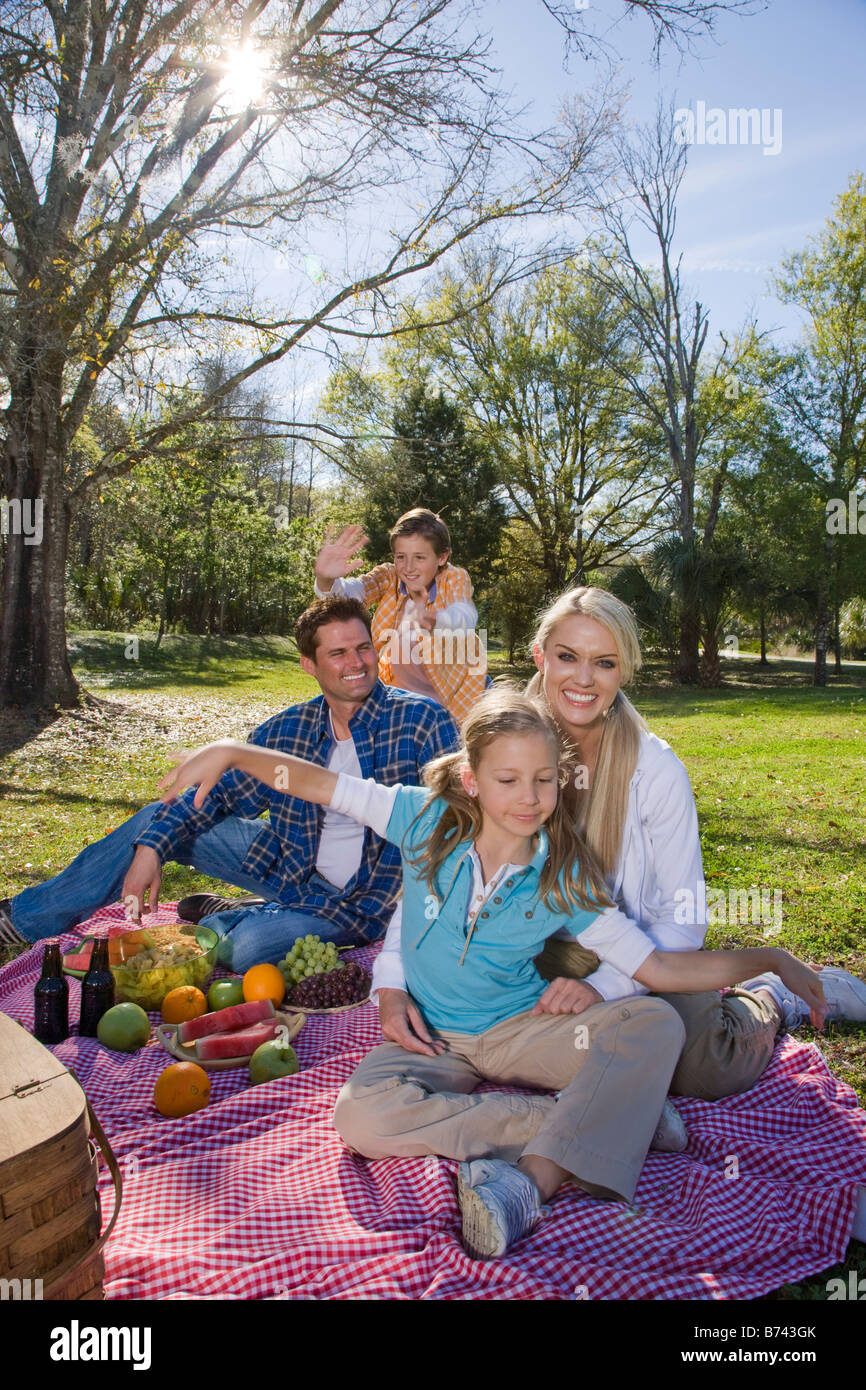 Parents and teen picnic smiling hi-res stock photography and images - Alamy