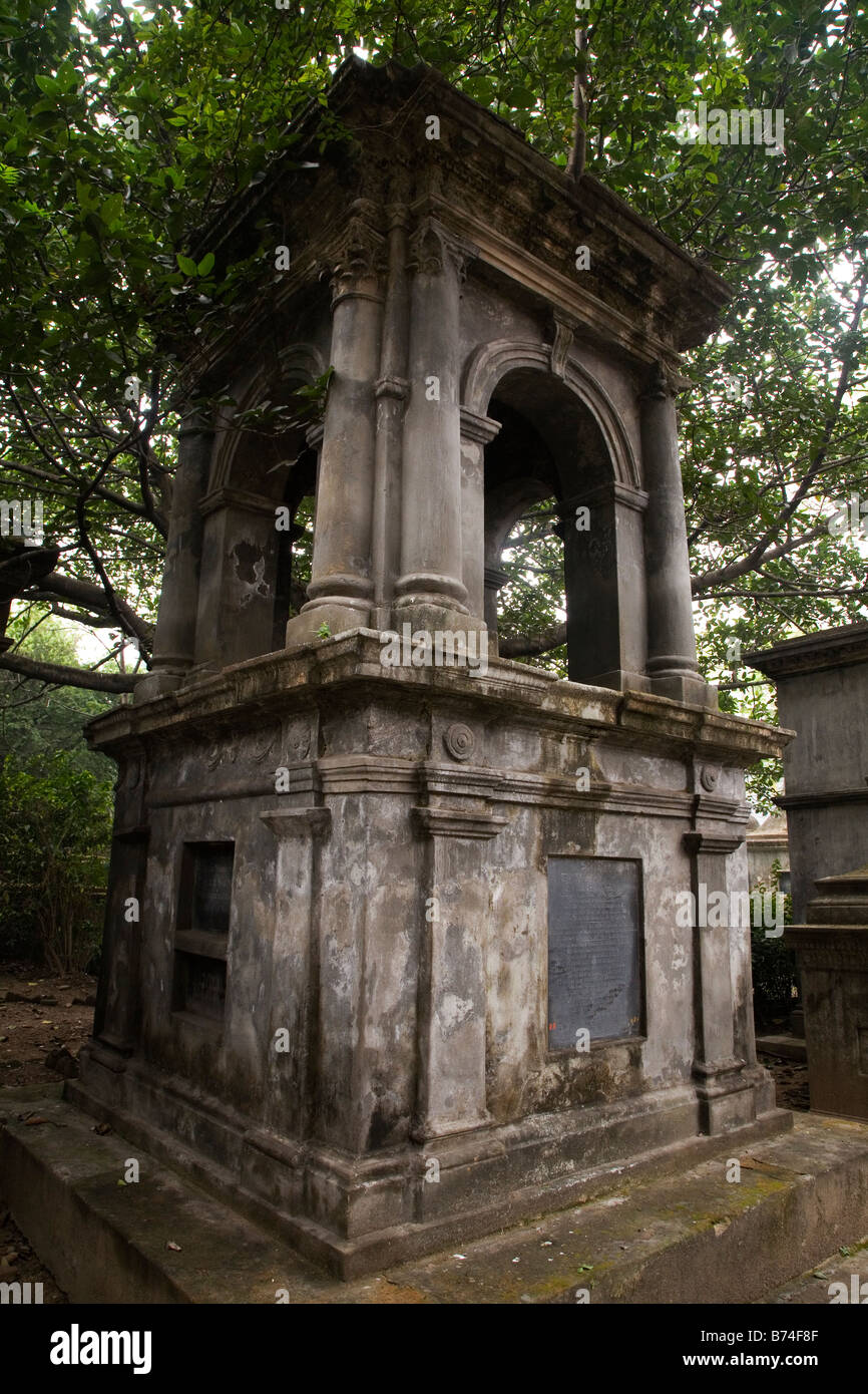 This grand gravestone is among the many eighteenth and