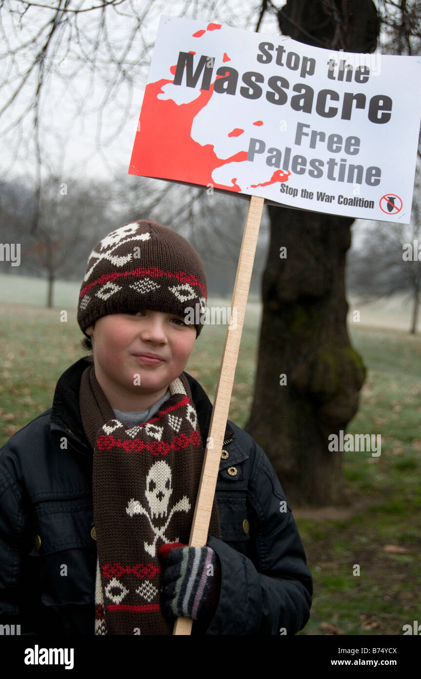 January 10th 2009 Demonstration against the bombing of Gaza Rex with his placard in Hyde Park Stock Photo