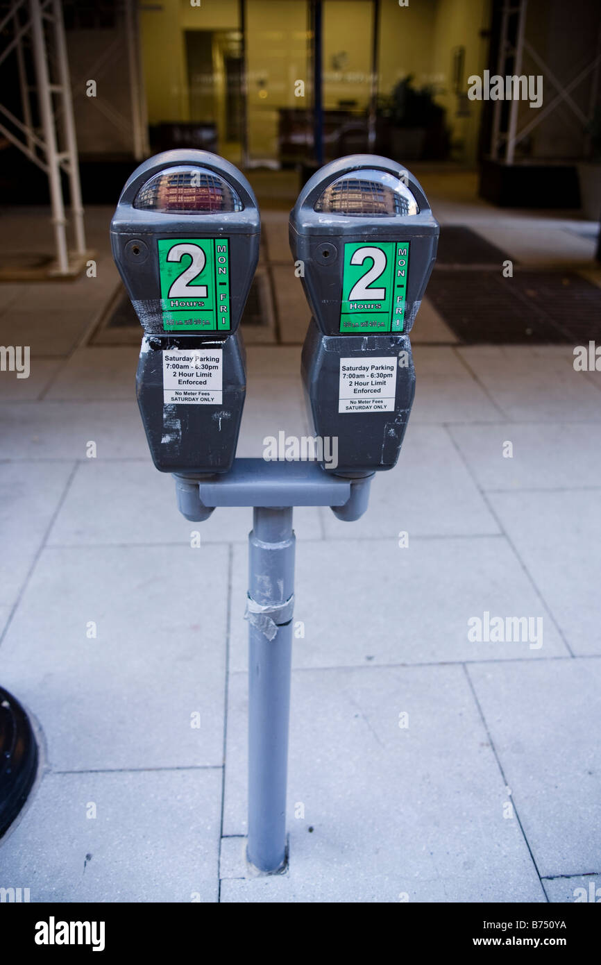2-hour-parking-meters-usa-B750YA.jpg