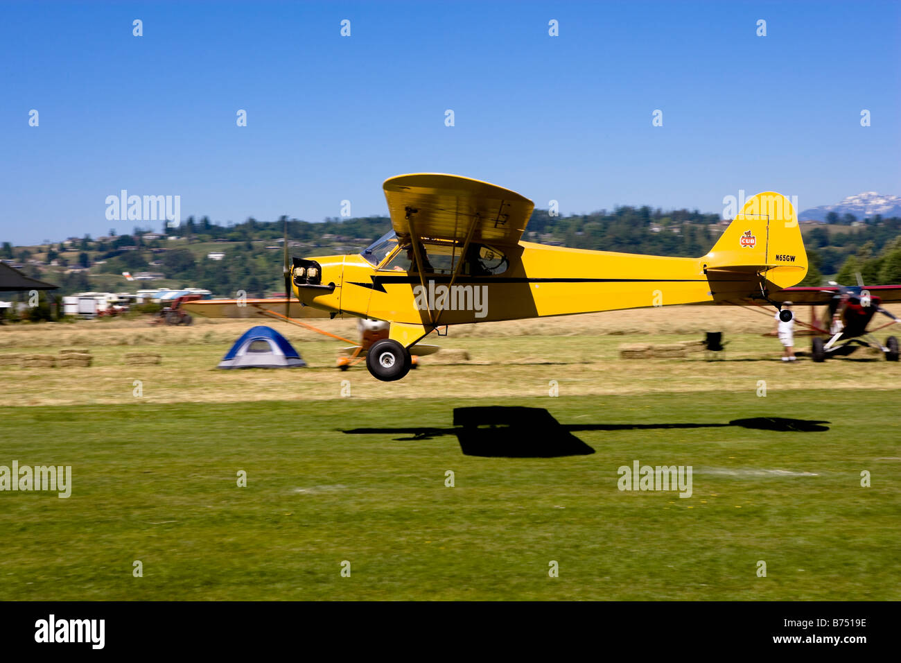 Aircraft flying at Cascade Air Park, fly-in Snohomish, Washington, USA Stock Photo
