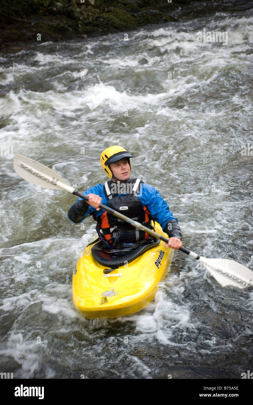 Canoeing on the river cooperation, coordination