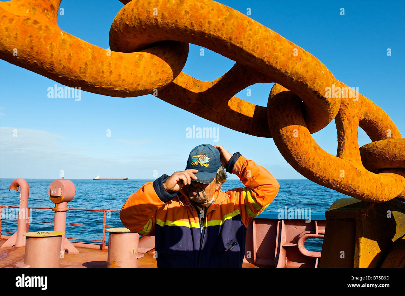 Solid chain used on deck of a bulk carrier Stock Photo - Alamy