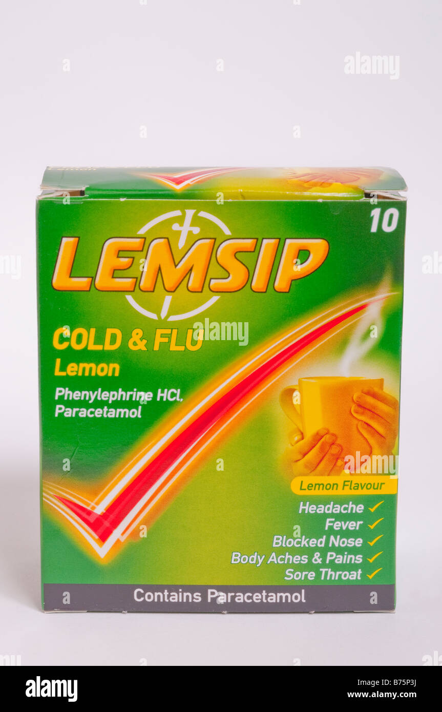 Lemsip lemon sachets for relief of cold and flu,headache,fever,blocked nose,sore throat,body aches and pains,with paracetamol Stock Photo