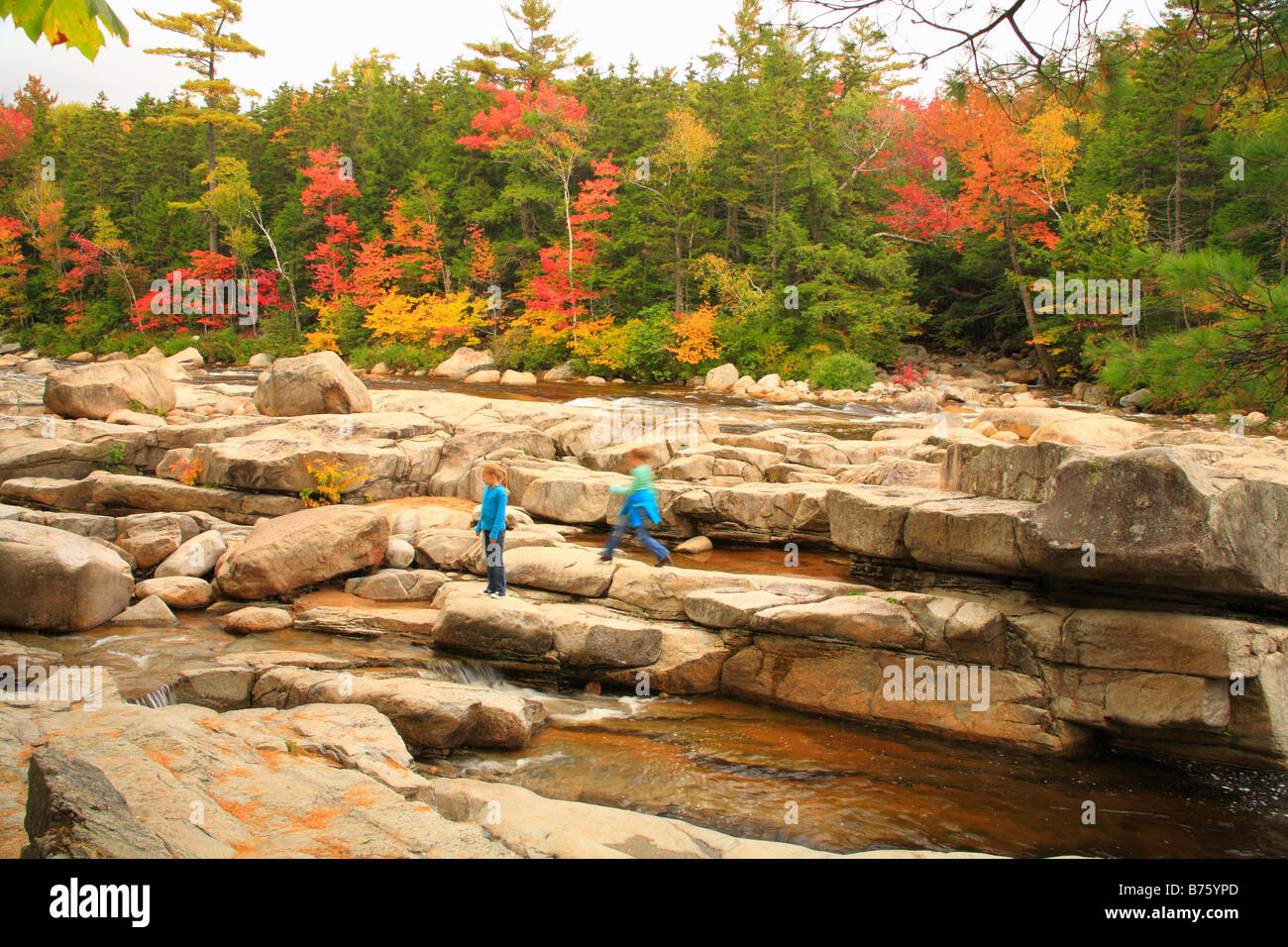 Children in Rocky Gorge, Kancamagus Highway, White Mountains, New Hampshire, USA Stock Photo