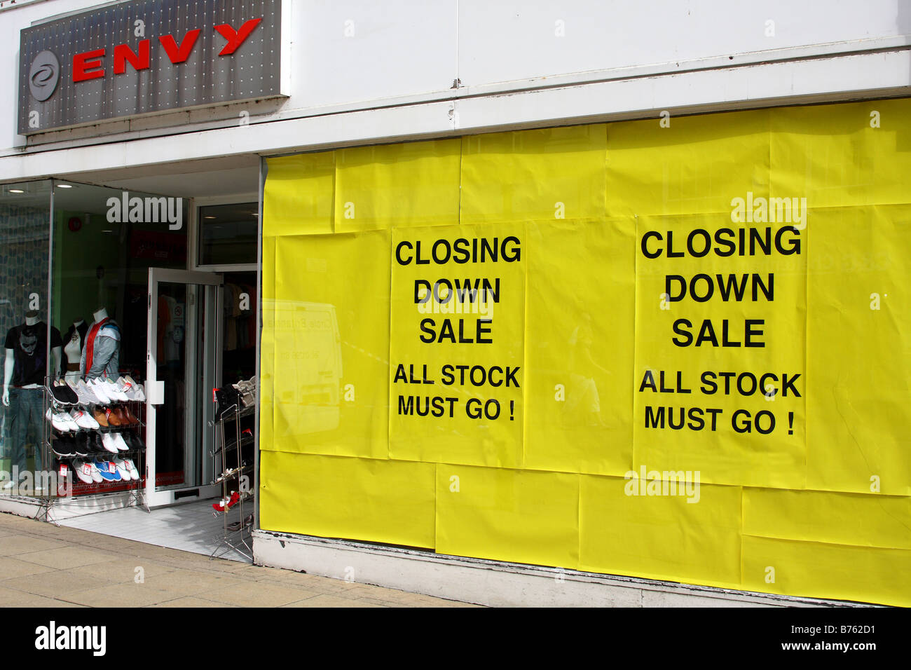 Closing down sale at the Envy fashion retail outlet in Lincoln, Lincolnshire England, U.K. Stock Photo