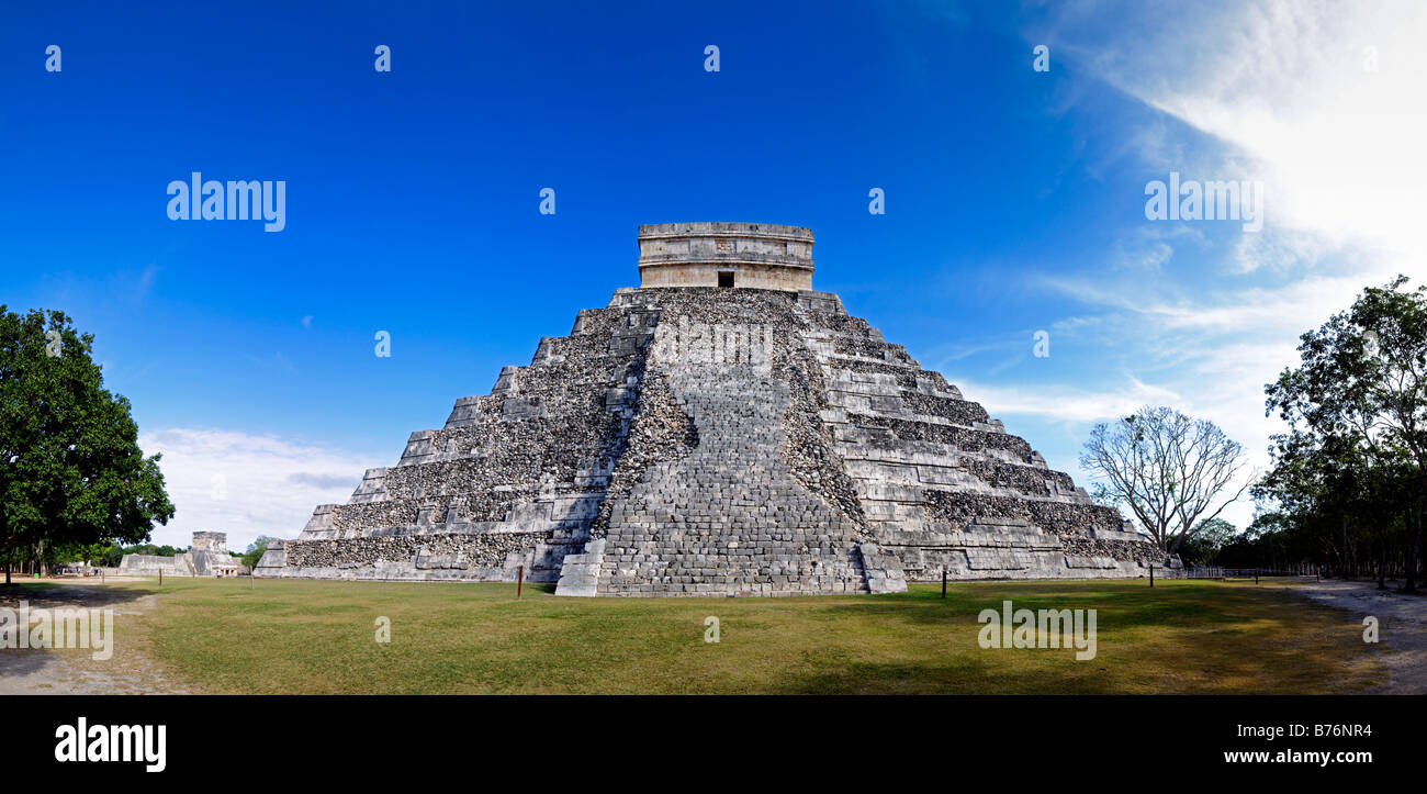 El Castillo also known as Temple of Kuklcan at the ancient Mayan ruins at Chichen Itza Yucatan Mexico Stock Photo