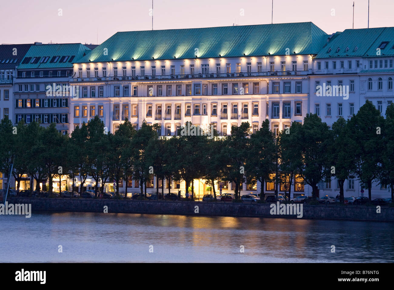 Germany Hamburg Alster and the hotel 'four seasons' at the evening Stock Photo