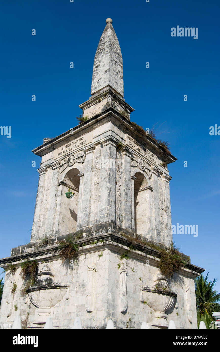 Magellan’s Marker, Mactan Shrine, Magellan Bay, Mactan Island, Cebu, Visayas, Philippines Stock Photo