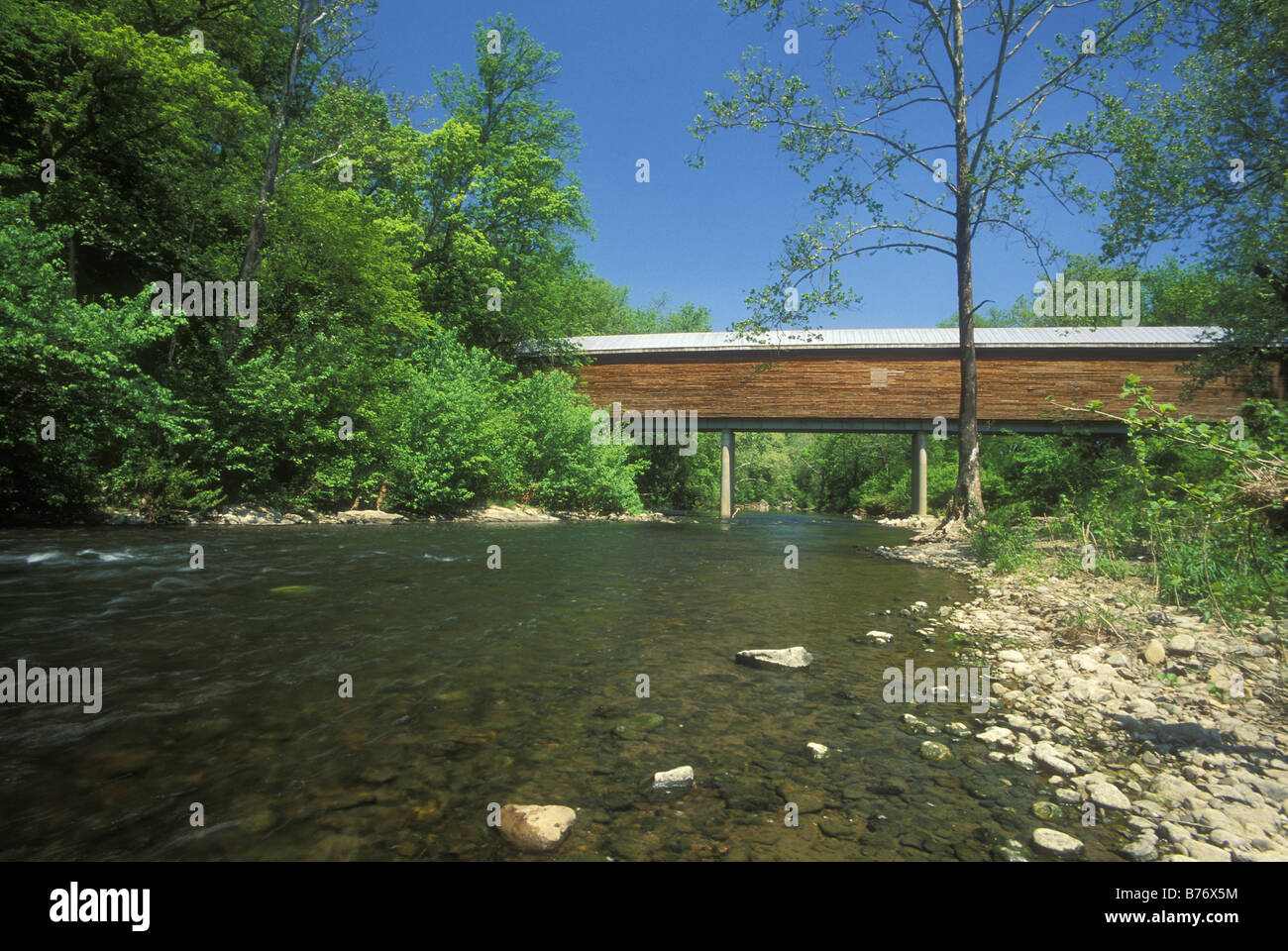 Shenandoah valley covered bridge hi-res stock photography and images ...