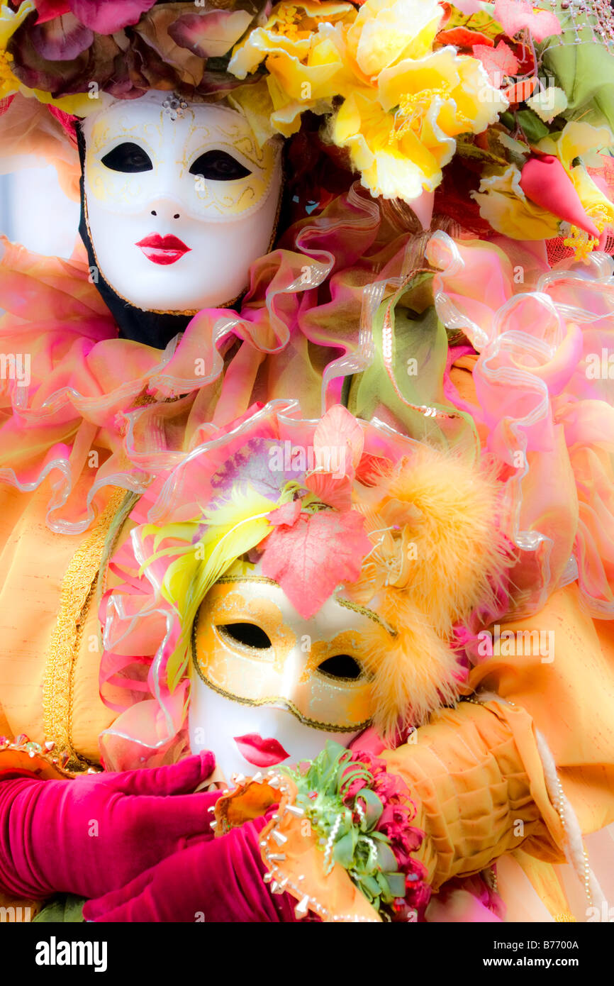 Venice carnival portrait two people hi-res stock photography and images ...