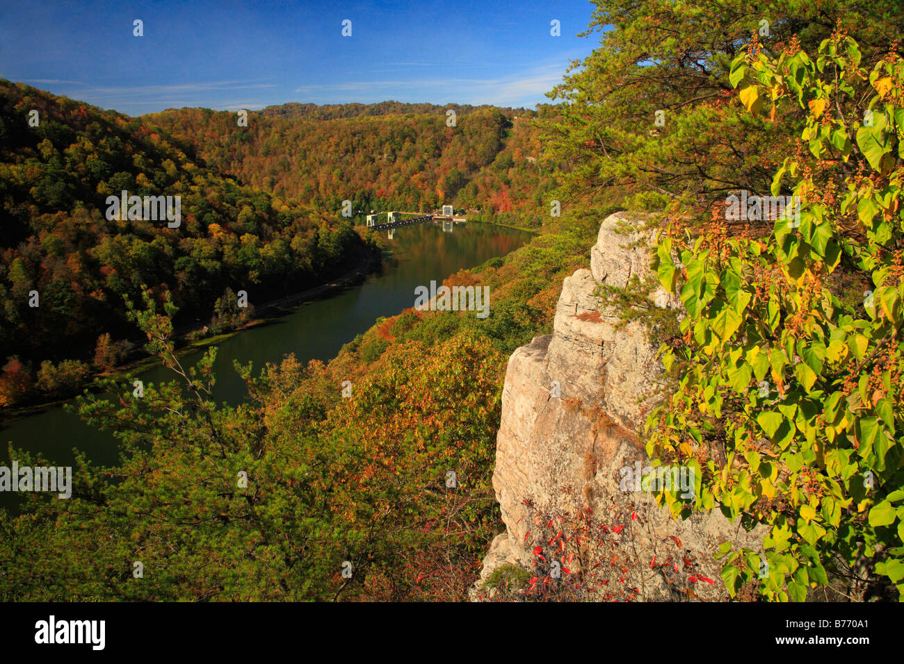 Hawk's nest dam hires stock photography and images Alamy