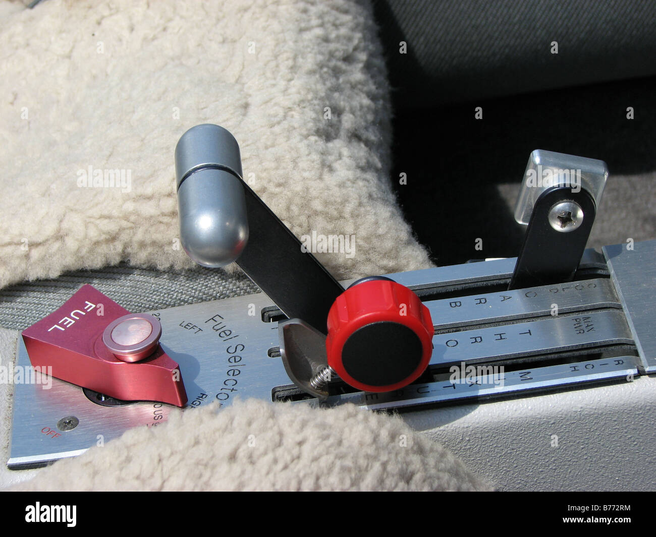 Airplane fuel tank hires stock photography and images Alamy