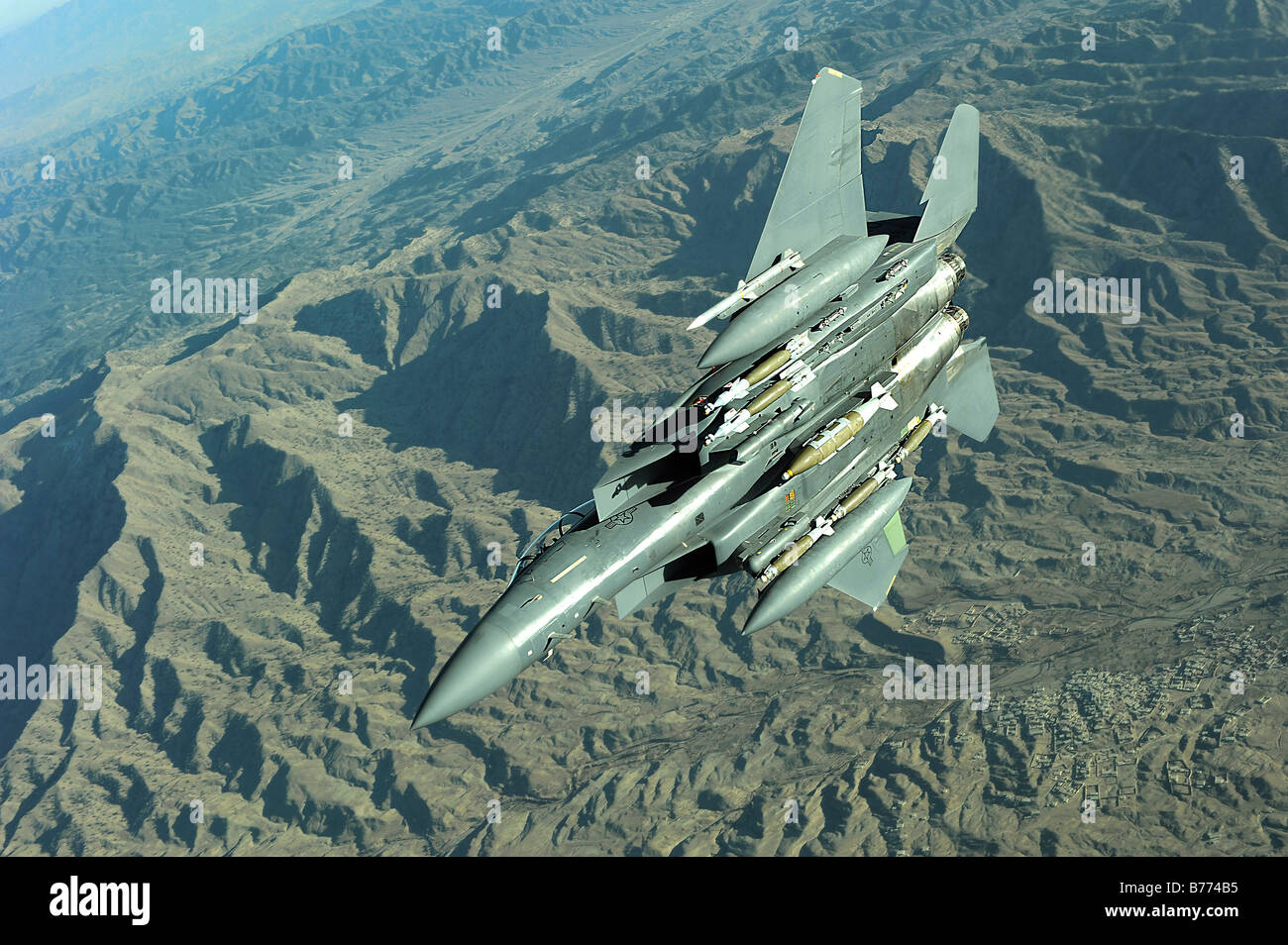 December 10 2008 - A U.S. Air Force  F-15E Strike Eagle in-flight on a combat patrol over Afghanistan. Stock Photo